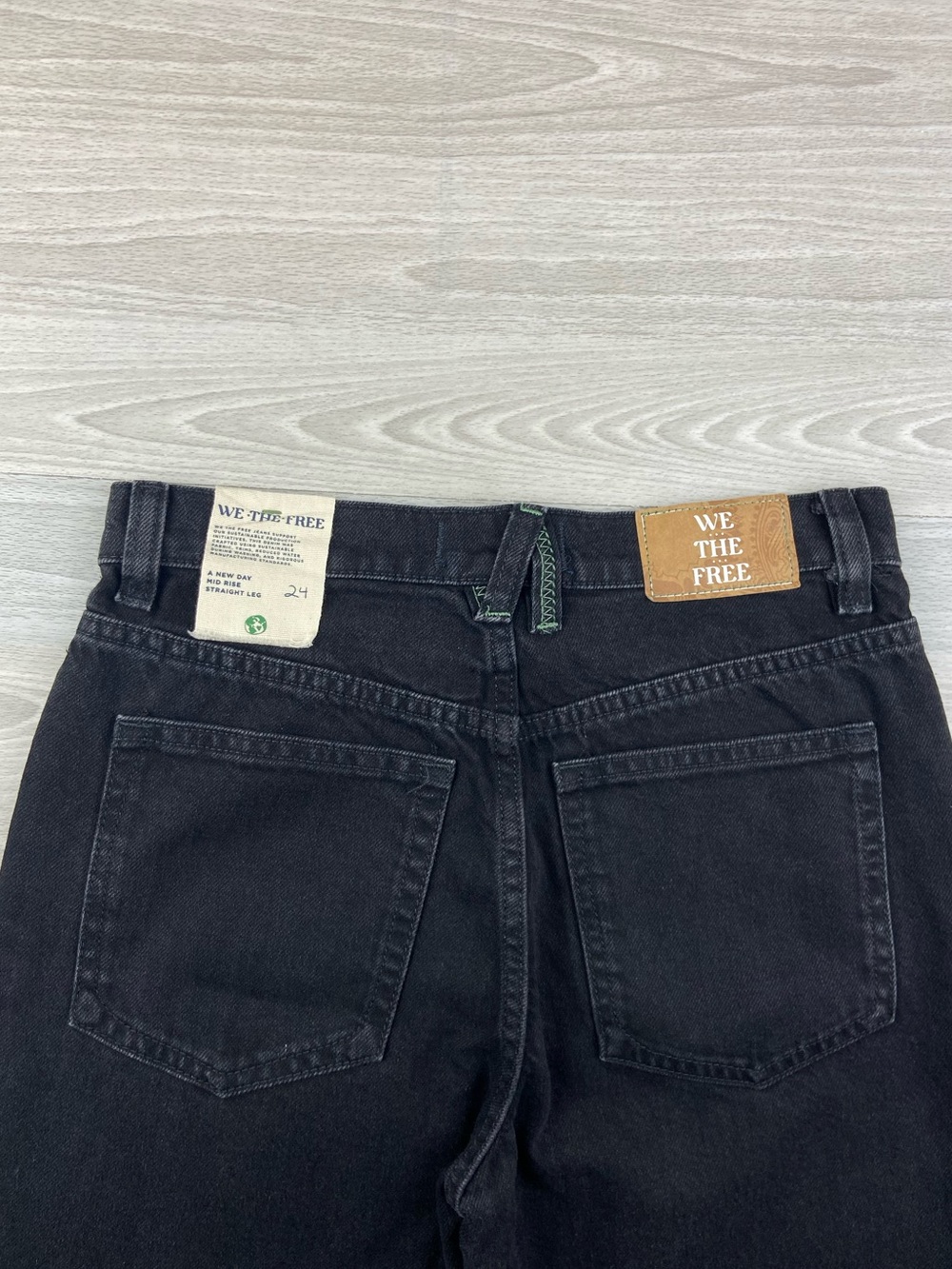 We The Free A New Day Straight Leg Pleated Jeans Size 24 - Picture 8 of 10